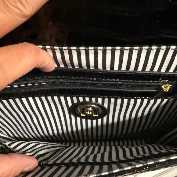 Black Croc Embossed Patent Leather Shoulder Bag - Picture 3 of 6